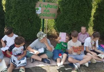 Czytanie na polanie