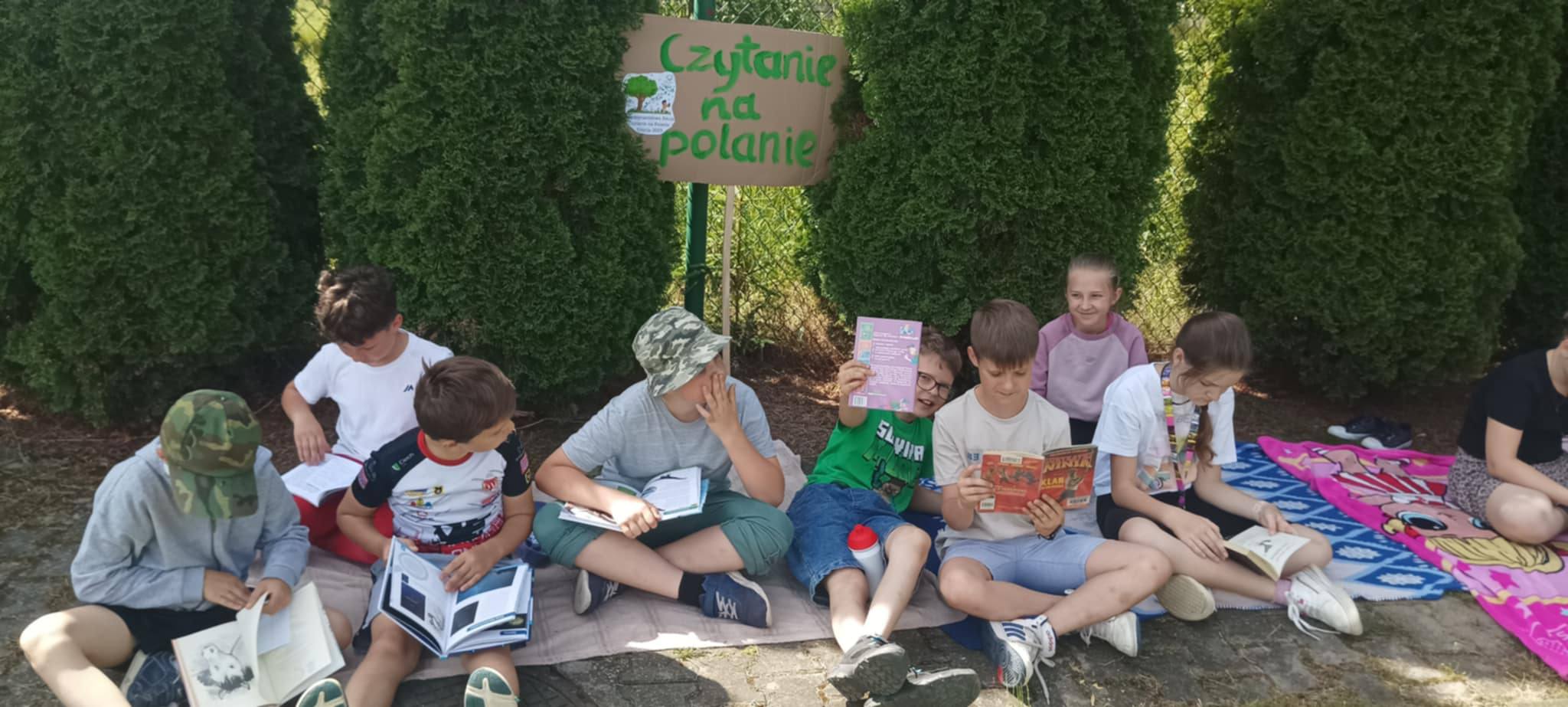 Czytanie na polanie